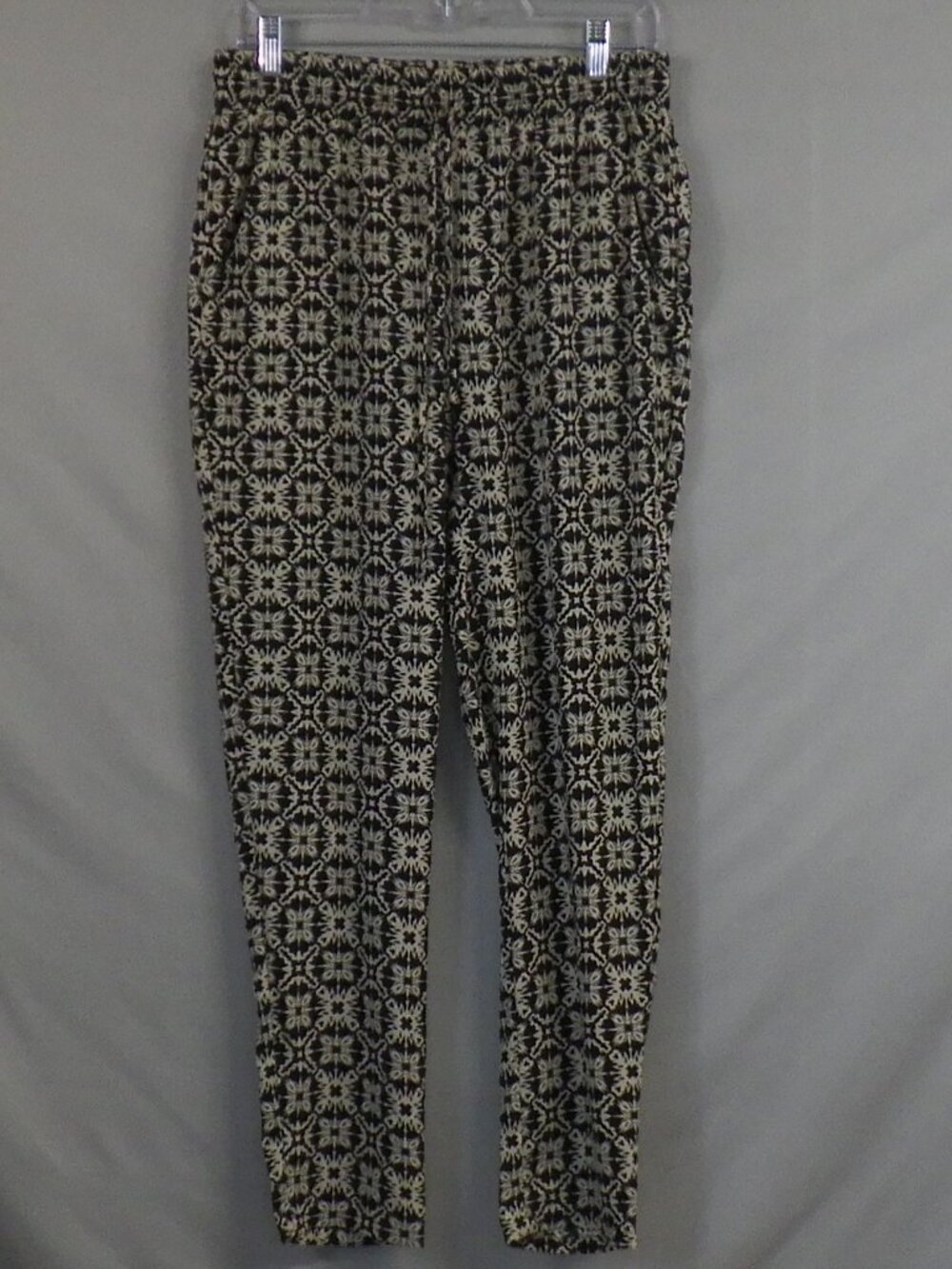 Papaya Black and White Pull On Pants A652